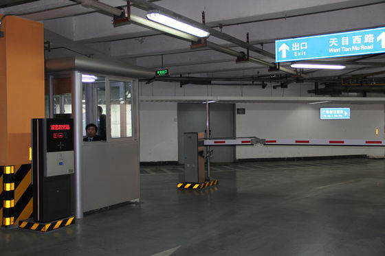 Het vouwen van van de de Hoogtegrens van de Barrièrepoort Op zwaar werk berekende het Voertuigcontrole fjc-D617