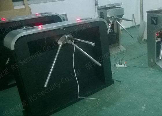 Αμφίδρομη τρίποδων υψηλή ασφάλεια πυλών εμποδίων πολυτέλειας περιστροφικών πυλών αδιάβροχη