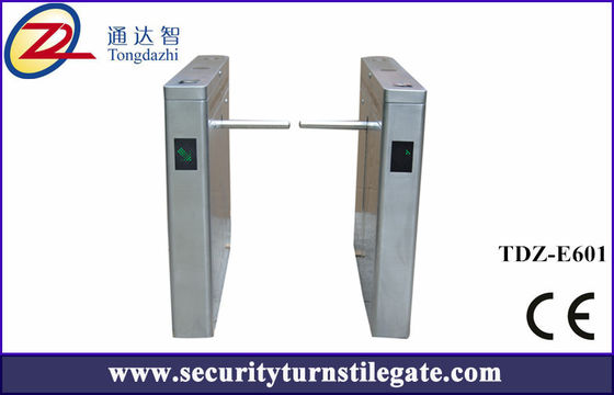 Automatic drop arm barrier